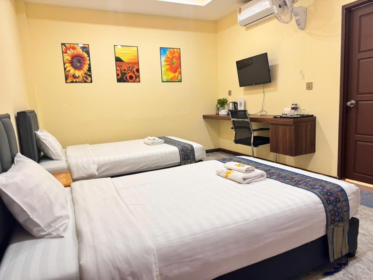 Yula Hotel Thatluang Vientiane Dış mekan fotoğraf